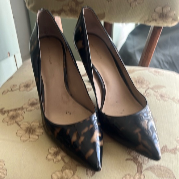 Ann Taylor Gold and Black Print kitten stilletto Heel pointed toe - Picture 2 of 9